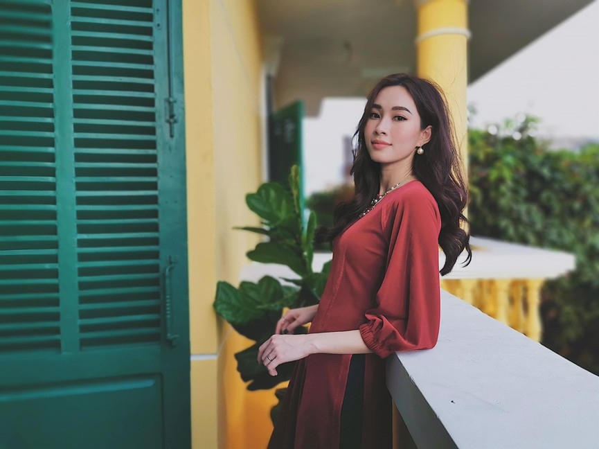 Nhan sắc xinh đẹp "vạn người mê" của Hoa hậu Đặng Thu Thảo ở tuổi 30