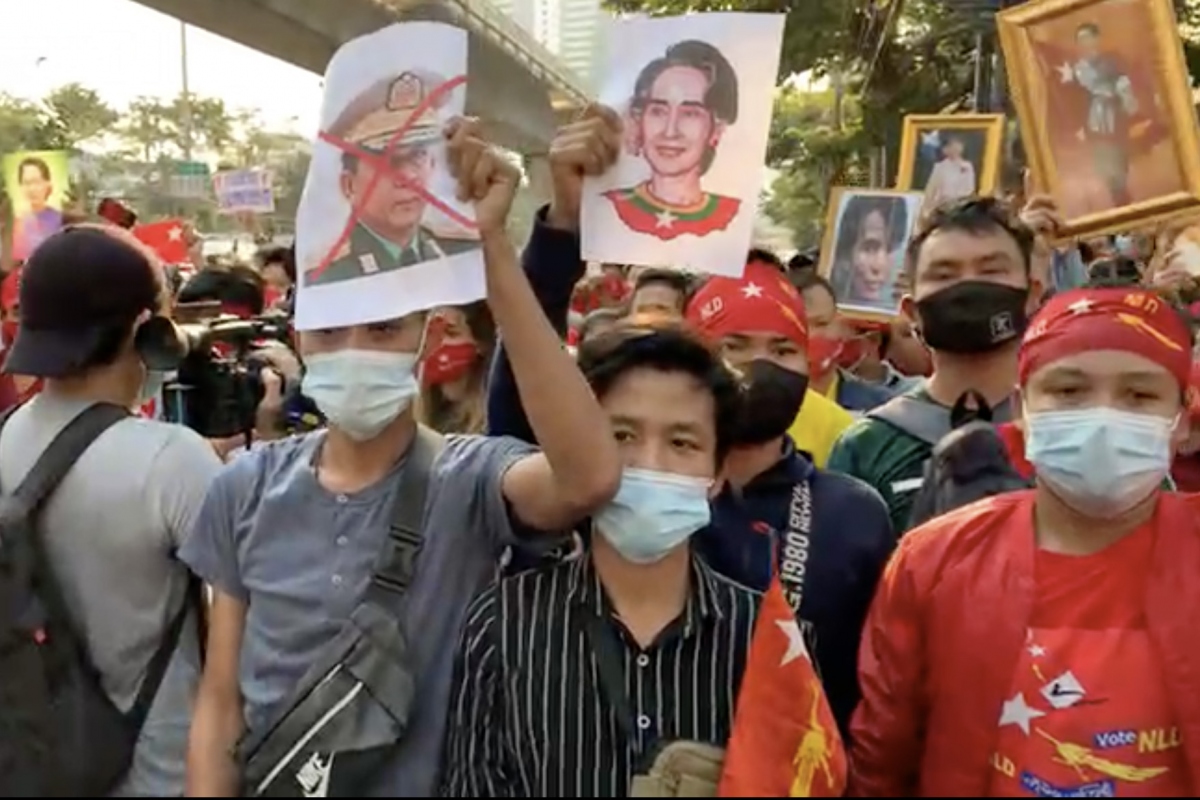 Biểu tình lớn ủng hộ Cố vấn nhà nước Myanmar San Suu Kyi tại Bangkok (Thái Lan)