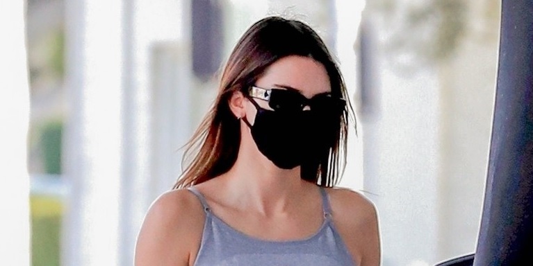 Kendall Jenner diện đồ thể thao khoe dáng nóng bỏng