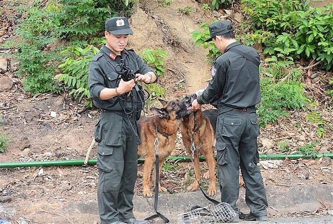 Truy bắt đối tượng chém 4 người rồi trốn vào rừng tại Lạng Sơn