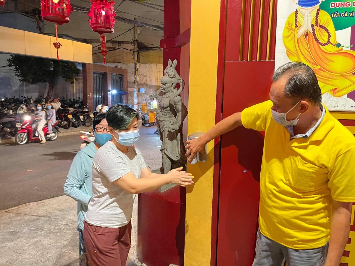 Đóng cửa, khử khuẩn toàn bộ khuôn viên chùa Viên Giác tại TPHCM
