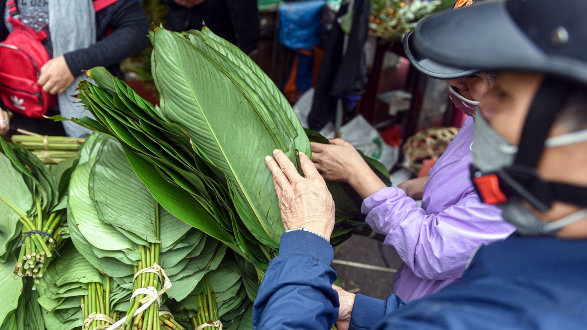 Độc đáo khu chợ ở Hà Nội chỉ mở 1 lần trong năm