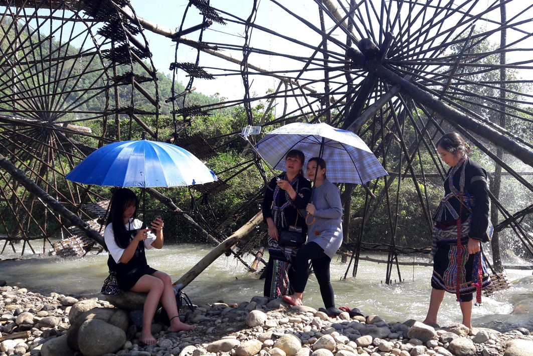Người dân Lai Châu tìm đến các điểm du lịch cộng đồng ngày đầu năm
