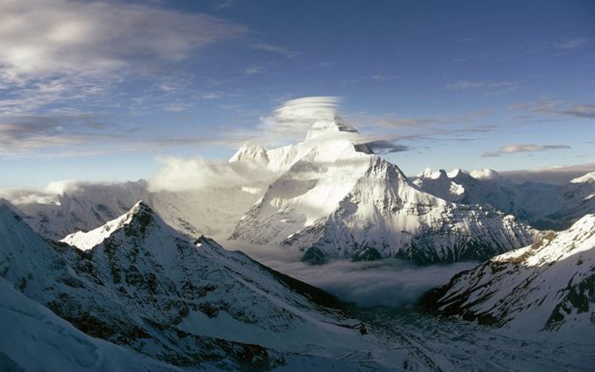Ấn Độ tìm thấy 10 thi thể đầu tiên trong vụ lở tuyết trên dãy Himalaya