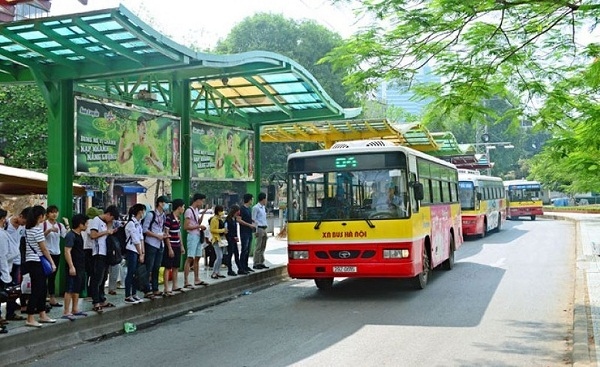 Hà Nội “tháo” giãn cách trên các phương tiện vận tải hành khách công cộng