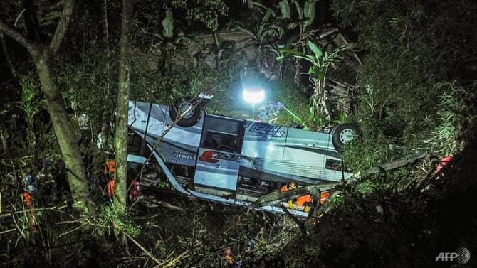 Tai nạn giao thông thảm khốc ở Indonesia khiến ít nhất 27 người thiệt mạng