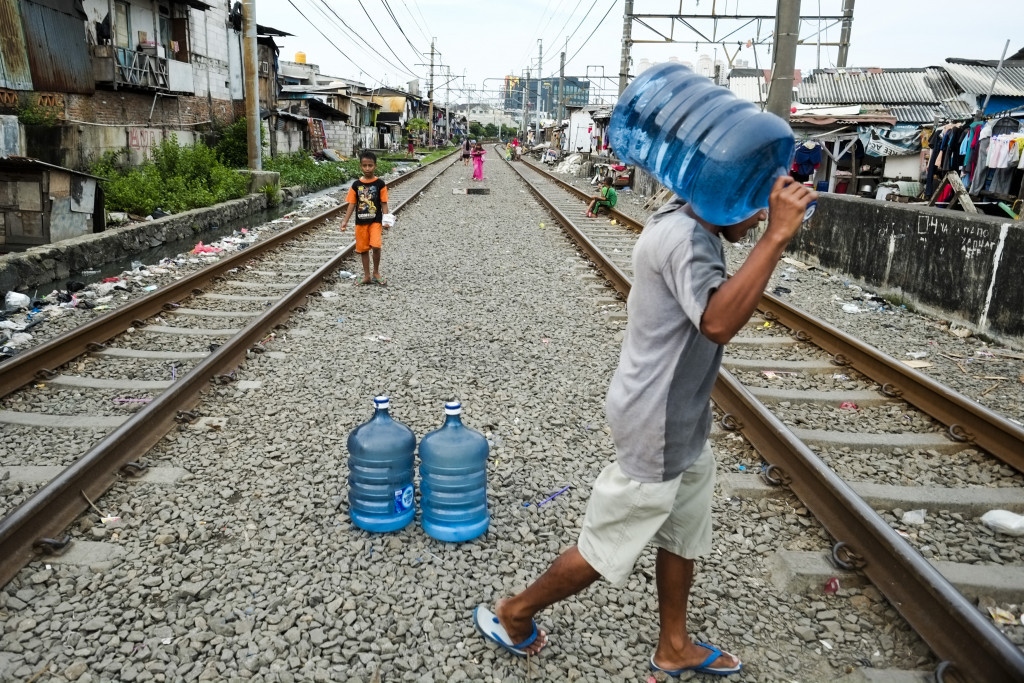 50.000 người Indonesia ký đơn yêu cầu dán cảnh báo độc hại trong bình nước nhựa