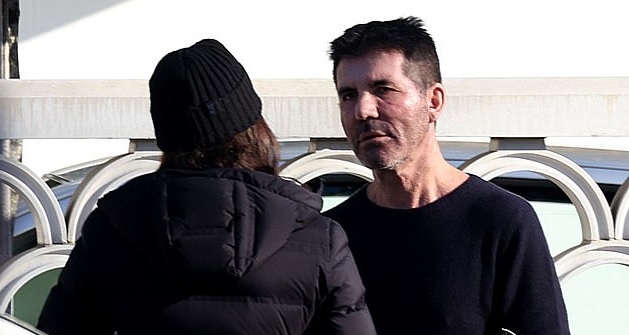 "Ông trùm" Simon Cowell và bạn gái cãi vã căng thẳng trên phố