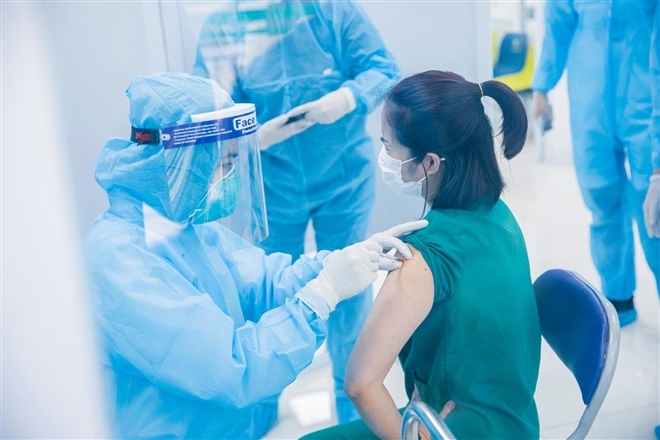 Bộ Y tế yêu cầu tìm nguyên nhân các ca phản ứng nặng sau tiêm vaccine Covid-19
