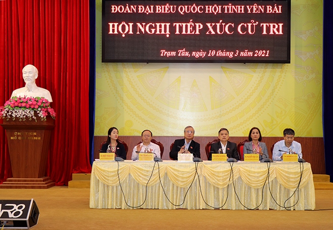 Đoàn đại biểu Quốc hội tỉnh Yên Bái tiếp xúc cử tri