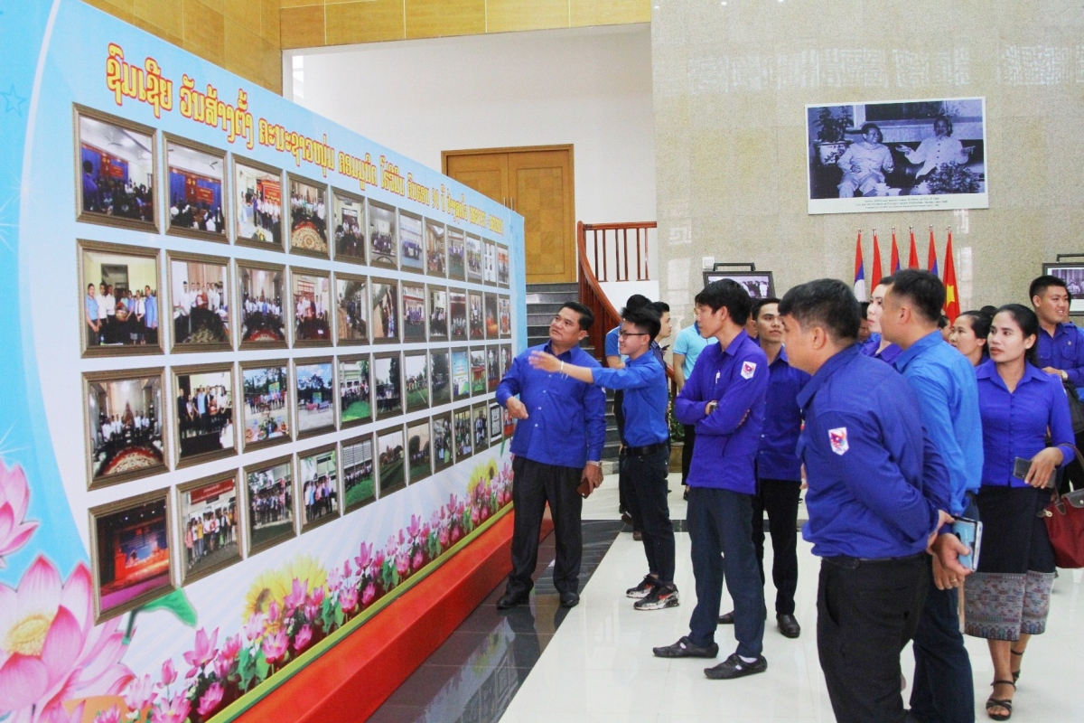 Sôi nổi các hoạt động kỷ niệm 90 năm thành lập Đoàn TNCS Hồ Chí Minh tại Lào