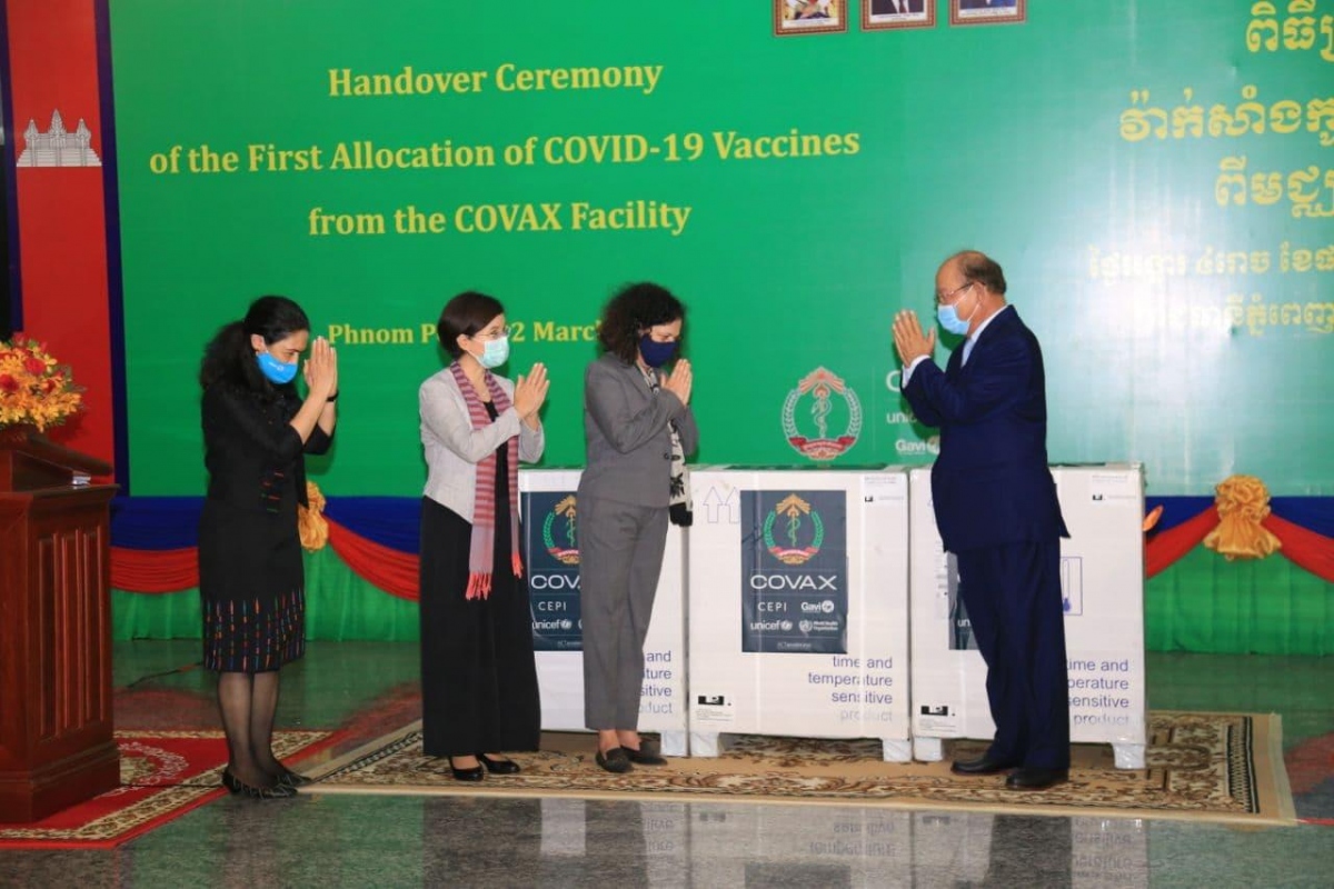 Campuchia tiếp nhận lô vaccine Covid-19 đầu tiên theo cơ chế COVAX