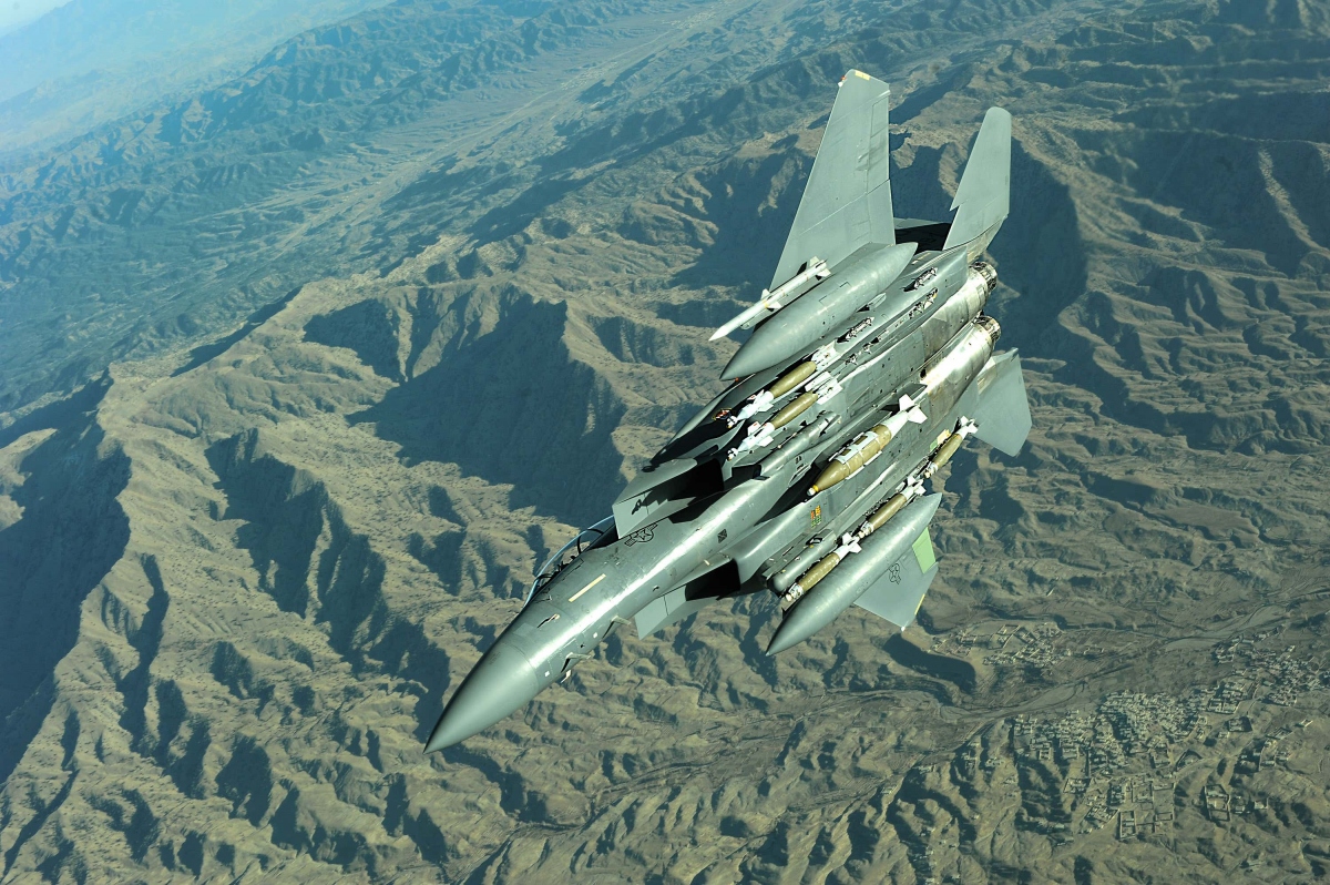 “Đại bàng chiến” F-15E của Mỹ sắp đảm nhận vai trò kép: Vừa chiến đấu, vừa tiếp vận