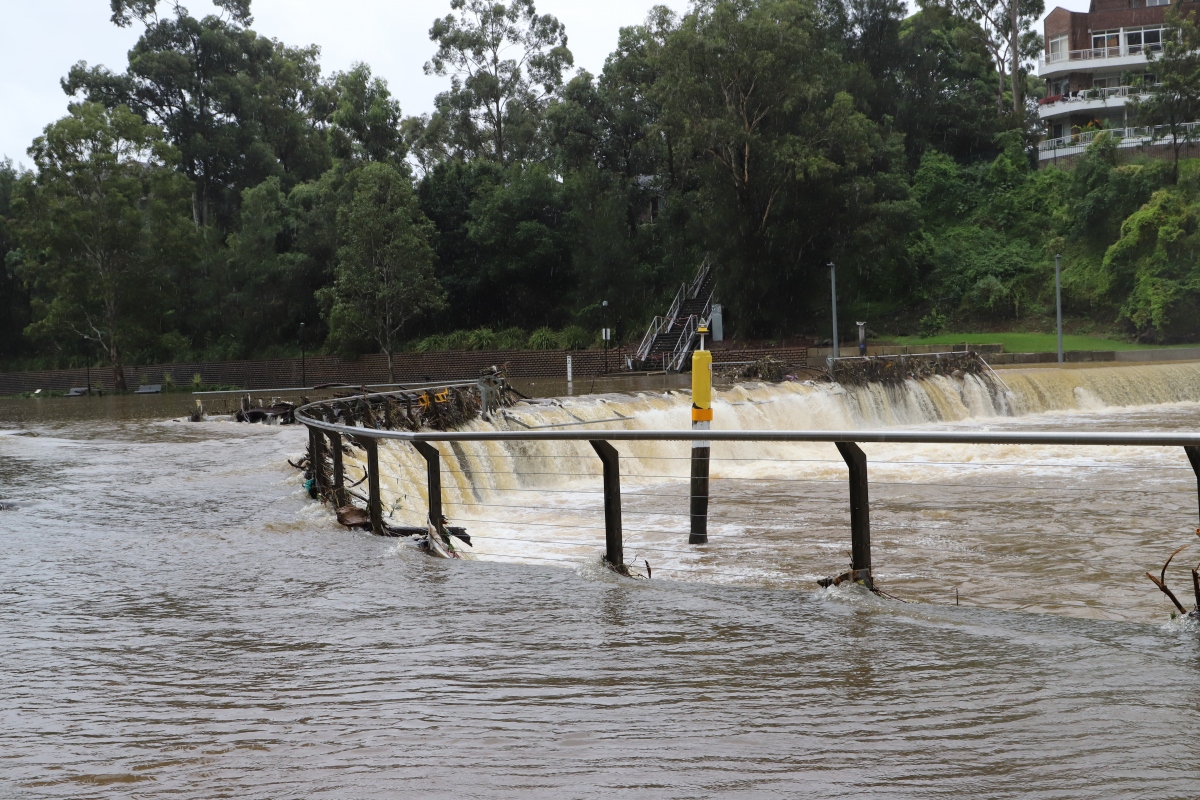 Australia xả hồ chứa nước làm lũ lụt thêm trầm trọng