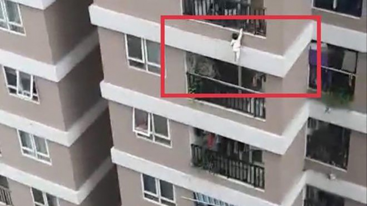 Bé gái 2 tuổi rơi từ tầng 12 chung cư ở Hà Nội sắp được xuất viện