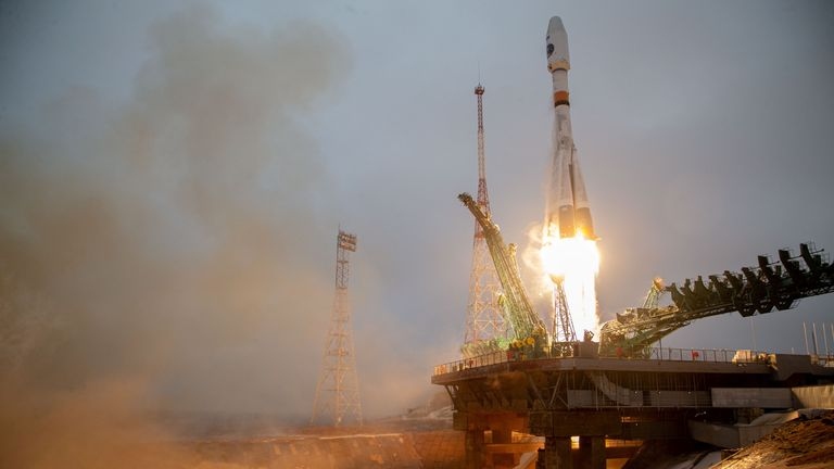 Nga phóng thành công vệ tinh đầu tiên giám sát khí hậu Bắc Cực