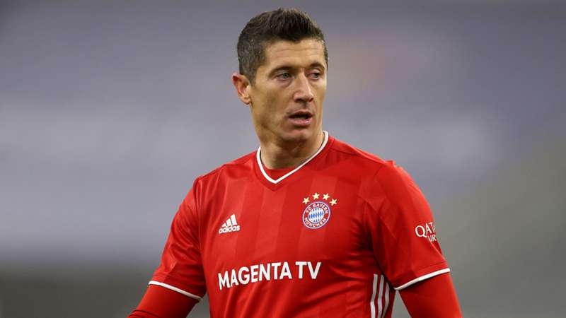 Bayern nhận tin đau điếng người từ Lewandowski