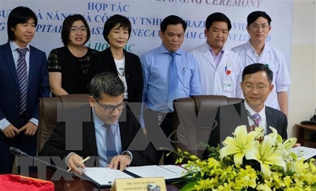 Da Nang hospital, UK firm cooperate in lung cancer treatment capacity building