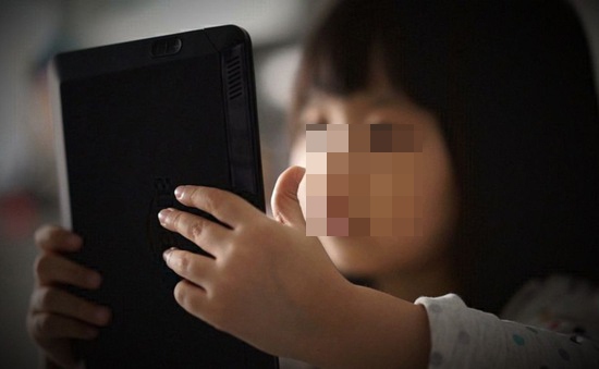 Những video xấu độc ảnh hưởng đến trẻ em như thế nào?
