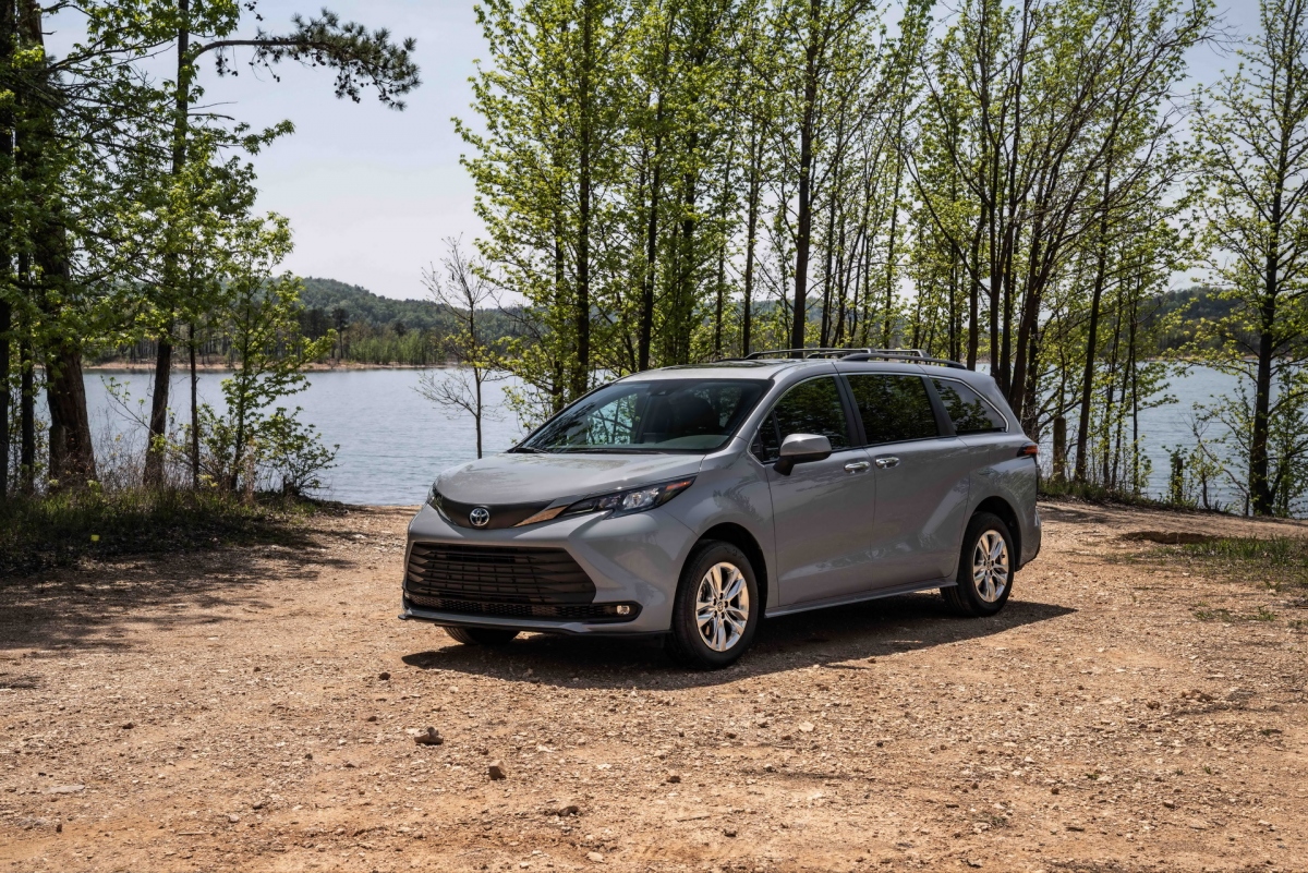 Toyota Sienna Woodland Edition 2022 - Mẫu MPV cho người thích dã ngoại