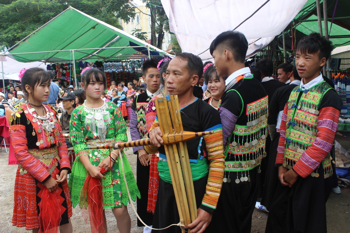 Bảo tồn và phát huy nghề thêu, may trang phục dân tộc Mông ở Vân Hồ, Sơn La