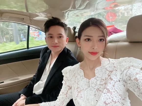 Chuyện showbiz: Phan Mạnh Quỳnh và bạn gái xinh đẹp chốt ngày kết hôn