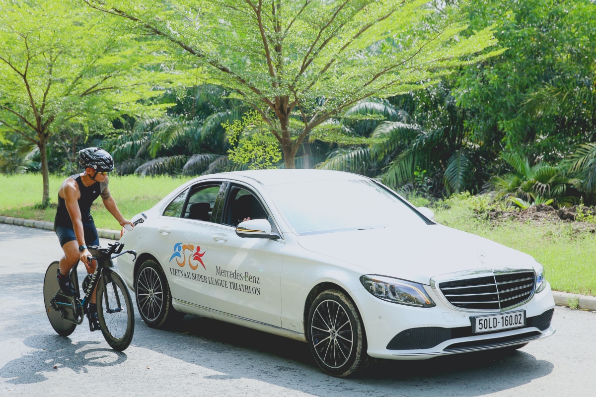 Mercedes-Benz Việt Nam đồng hành cùng Triathlon Việt Nam