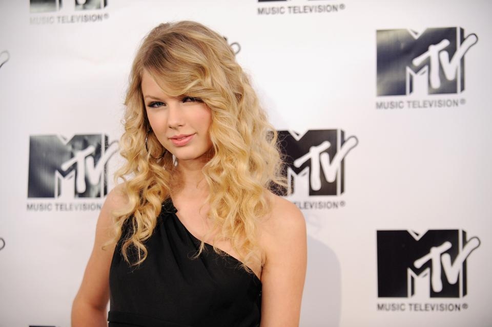 Album mới của Taylor Swift thống trị bảng xếp hạng Spotify