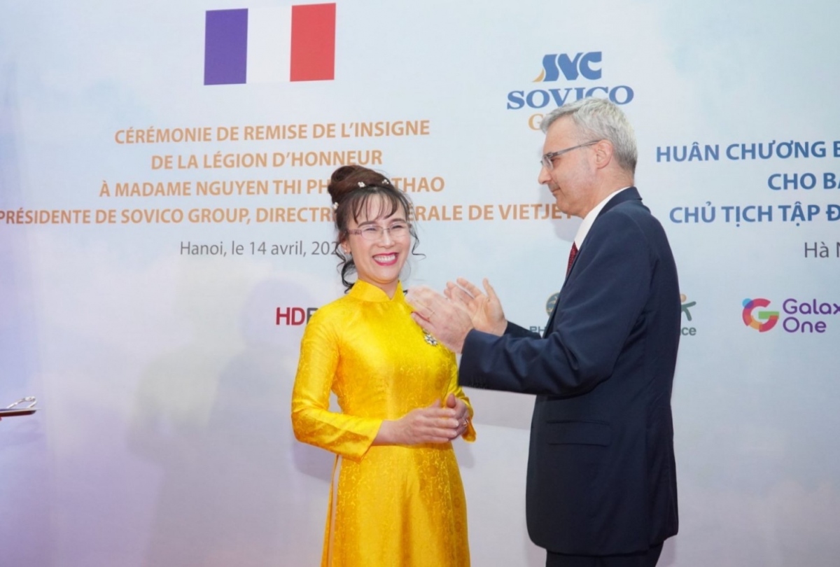 Tổng giám đốc Vietjet nhận Huân chương Bắc đẩu bội tinh của nhà nước Pháp trao tặng