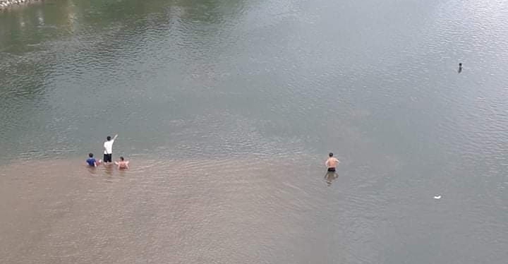 Cùng bạn tắm sông Ngàn Phố, nam sinh đuối nước tử vong