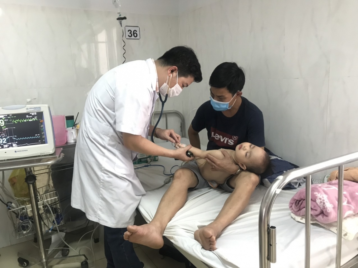 Gia tăng tình trạng trẻ mắc bệnh tay chân miệng độ nặng ở Đắk Lắk