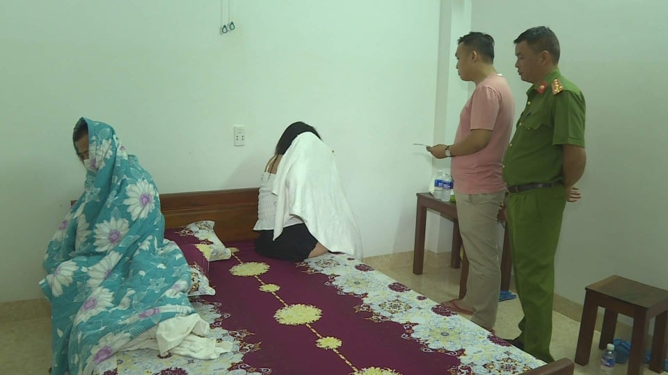 Bắt quả tang 3 cô gái từ phía Bắc vào Đắk Lắk hành nghề mại dâm