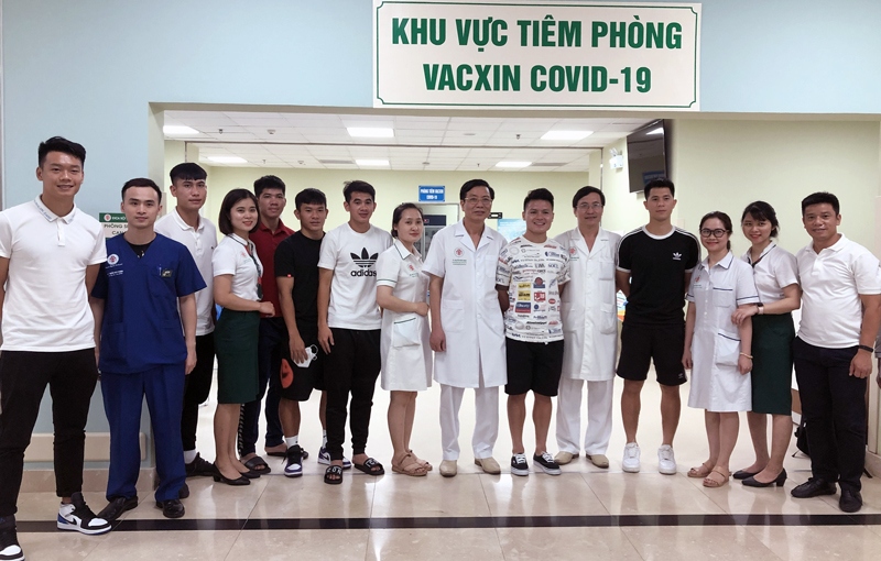 ĐT Việt Nam hoàn thành tiêm vắc xin phòng Covid-19