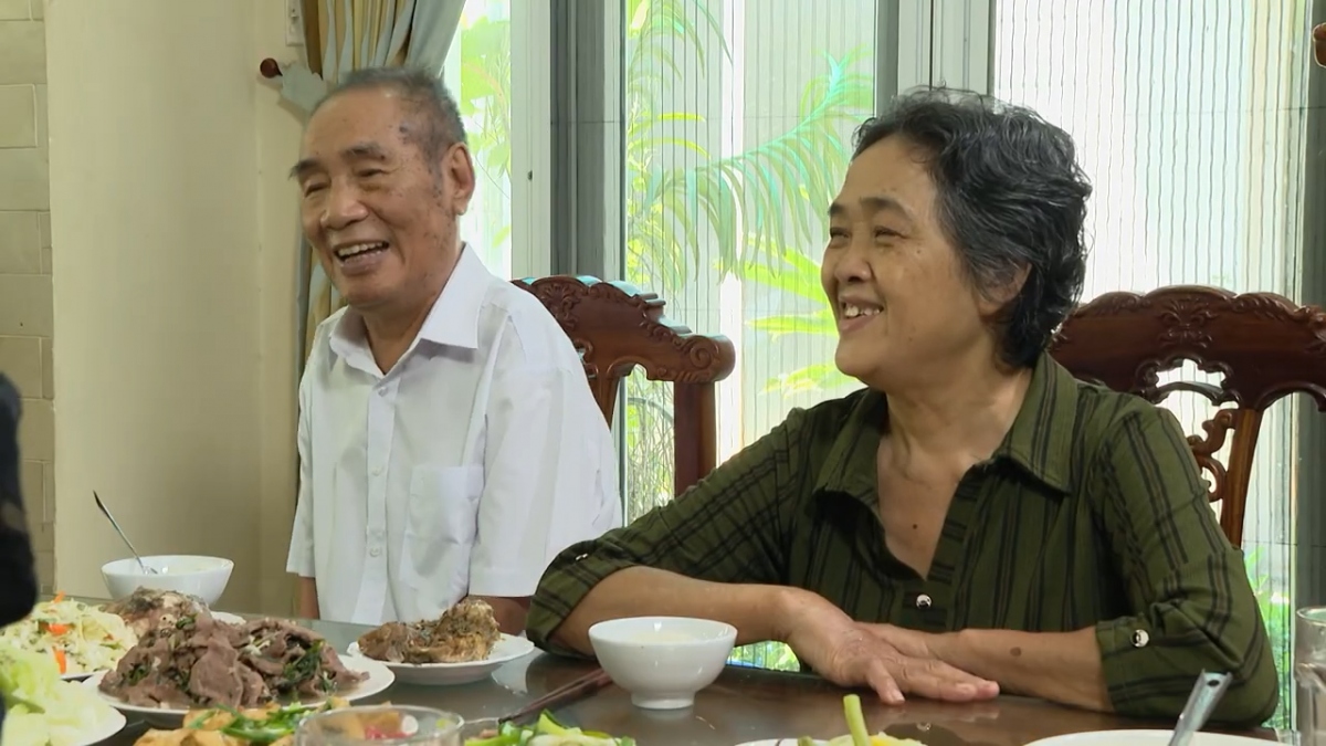 Chuyện chưa kể phía sau "hôn nhân kì lạ" của NGƯT Nguyễn Ngọc Ký với hai chị em ruột
