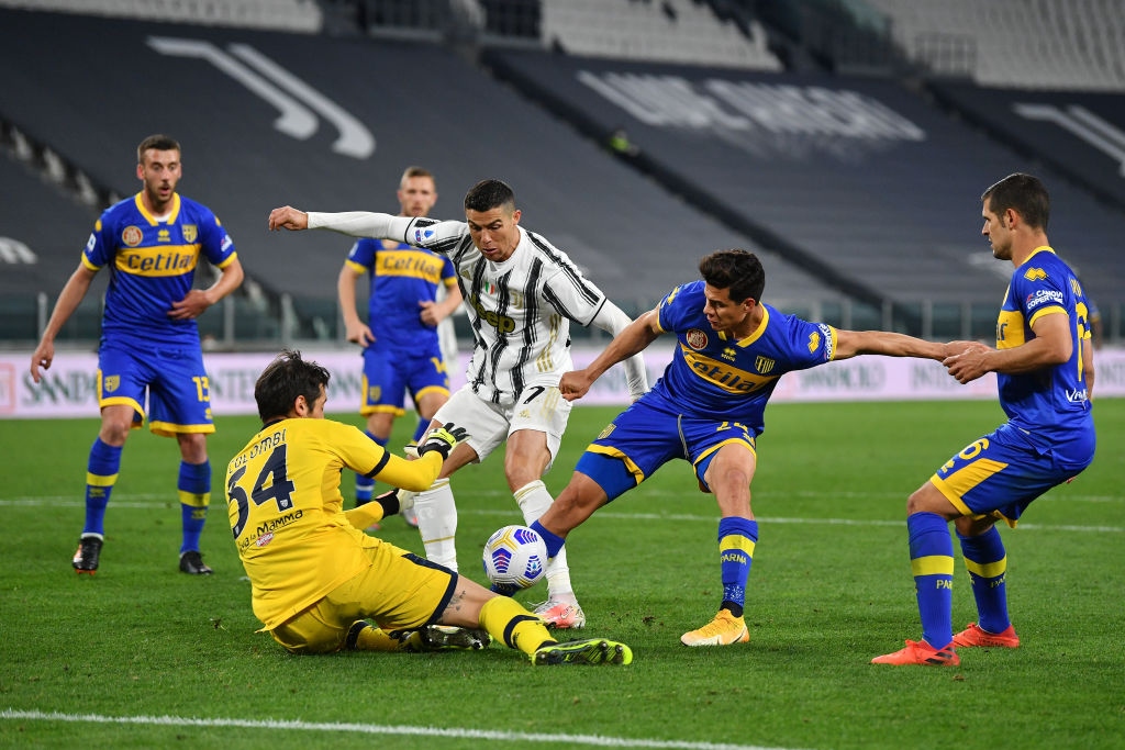 Ronaldo "vô duyên", Juventus vẫn thắng đậm để nuôi mộng vô địch Serie A