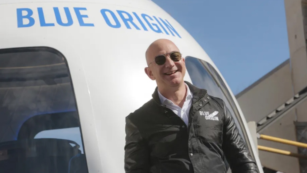 Tỷ phú Jeff Bezos sắp mở bán vé du lịch vũ trụ trên tàu New Shepard