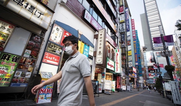 Làn sóng dịch bệnh mới có thể dập tắt hy vọng phục hồi kinh tế Nhật Bản