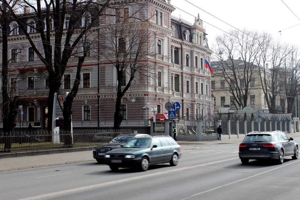 Thêm 3 nước Baltic trục xuất các nhà ngoại giao Nga