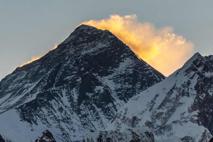 Quân đội Nepal bắt đầu chiến dịch làm sạch 6 đỉnh núi