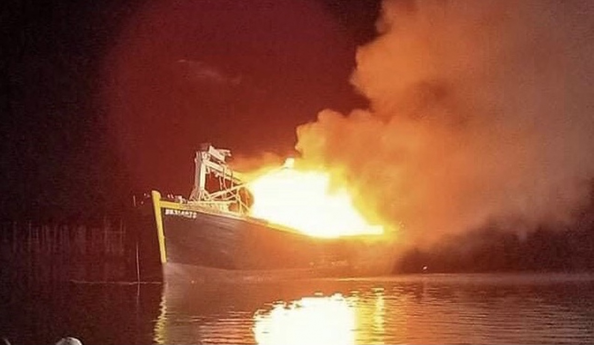 Hai tàu cá cháy rụi trong đêm ở Bà Rịa – Vũng Tàu