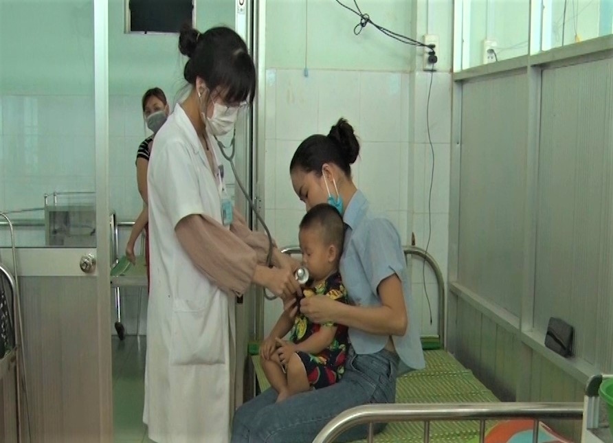 Quảng Nam tập trung ứng phó bệnh tay, chân, miệng ở trẻ em