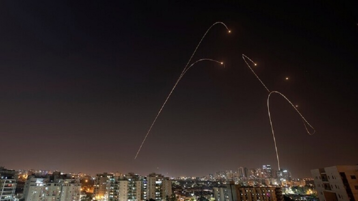 Căng thẳng Israel-Palestines: Gaza tấn công rocket, biểu tình bạo lực ở Jerusalem