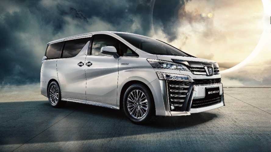 Toyota có thêm mẫu MPV mới mang thương hiệu Crown