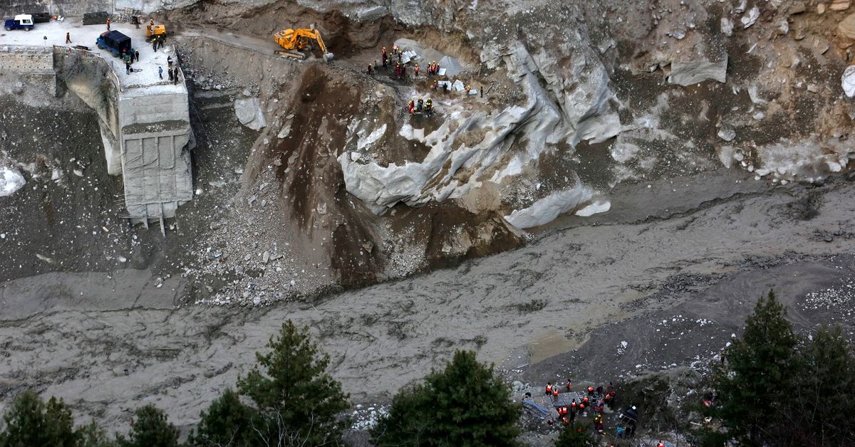 Lở tuyết ở Ấn Độ làm ít nhất 8 người thiệt mạng, 384 người được cứu