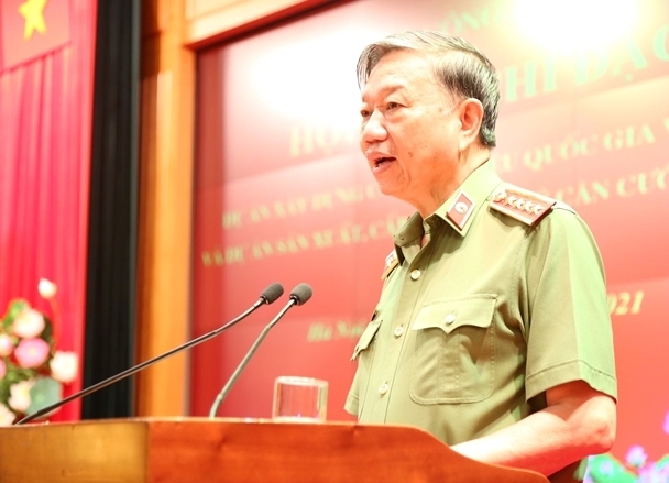 Bộ trưởng Tô Lâm: Đảm bảo hoàn thành tiến độ cấp căn cước công dân