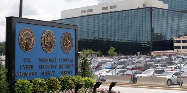Cơ quan An ninh Quốc gia Mỹ hứng búa rìu dư luận: Vụ Edward Snowden nóng trở lại