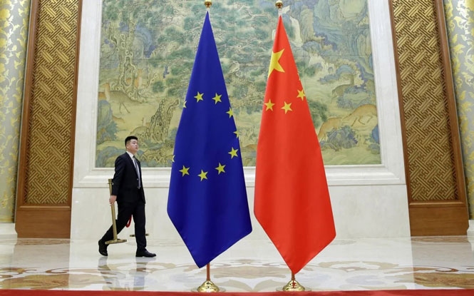 Căng thẳng vì lệnh trừng phạt, EU hoãn phê chuẩn thỏa thuận đầu tư với Trung Quốc
