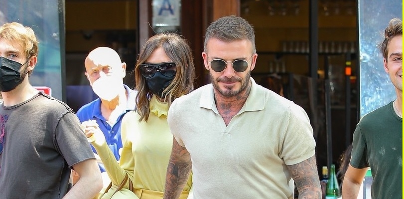 Vợ chồng David Beckham - Victoria nắm tay tình cảm đi ăn trưa