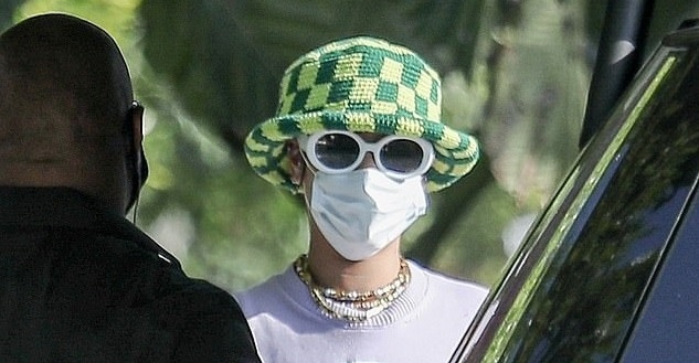 Rihanna né cánh săn ảnh khi đến chơi nhà bạn trai A$AP Rocky