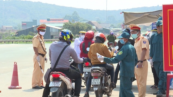 Đắk Nông lập chốt kiểm tra khai báo y tế, giám sát phòng chống dịch Covid-19